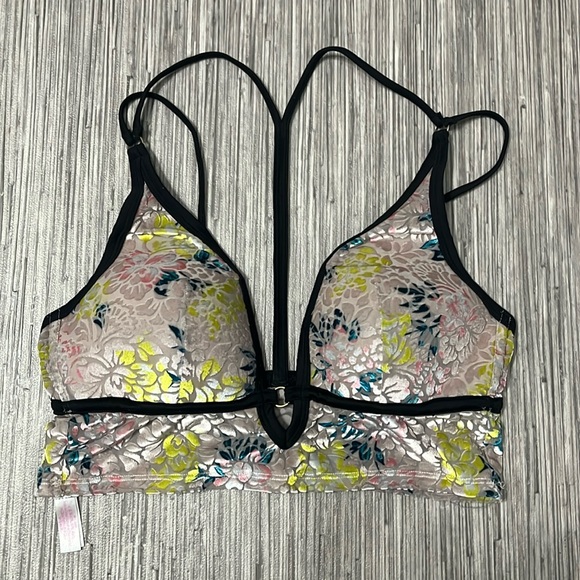 Victoria Secret PINK bra size Medium - Picture 1 of 8